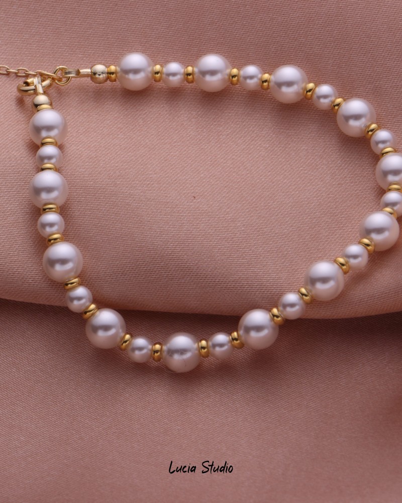 Elegant Pearl Beaded Bracelet with Gold Accents