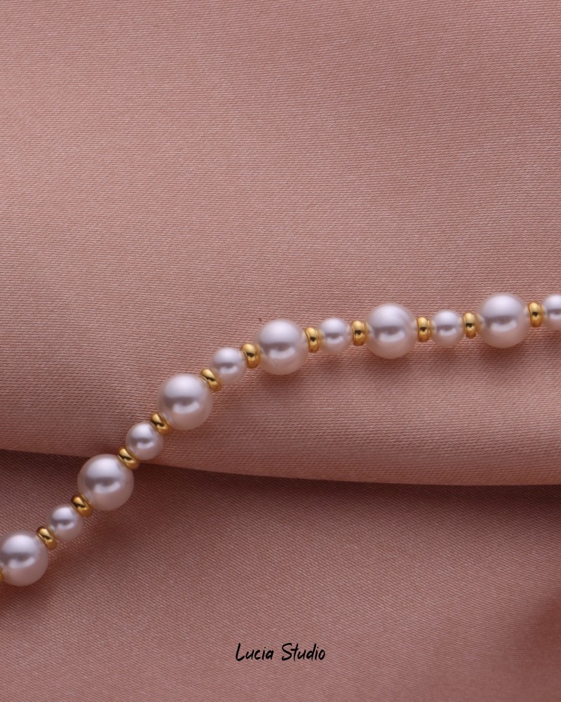 Elegant Pearl Beaded Bracelet with Gold Accents